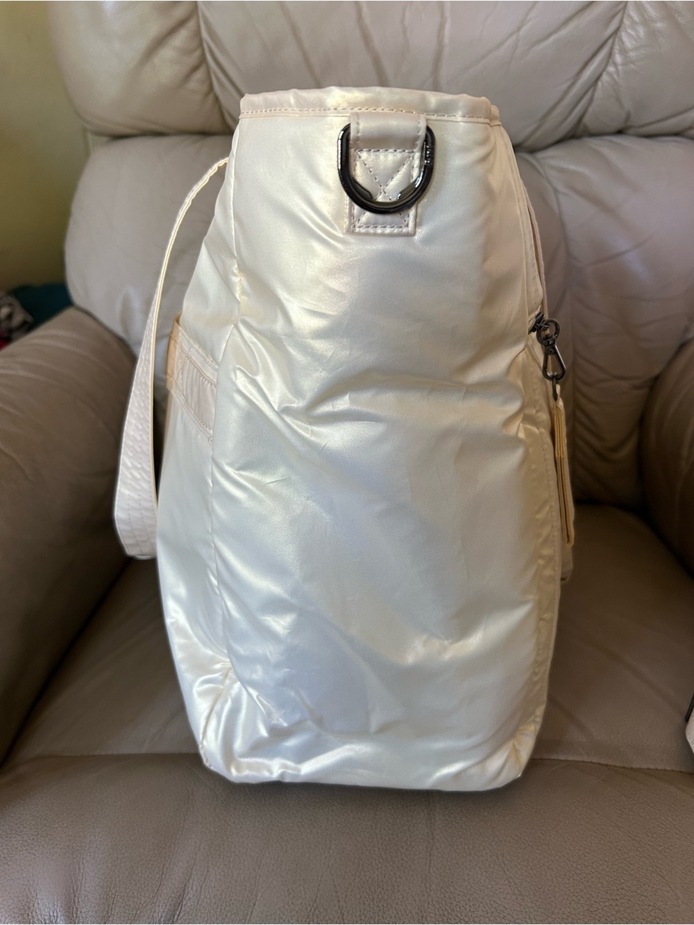 Lug Paddle Carry-All Tote Metallic Gold FINAL PRICE DROP - Picture 5 of 15